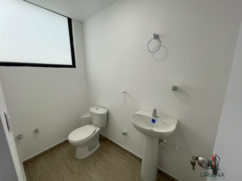 Local disponible para Arriendo en Medellín La Castellana Foto numero 1